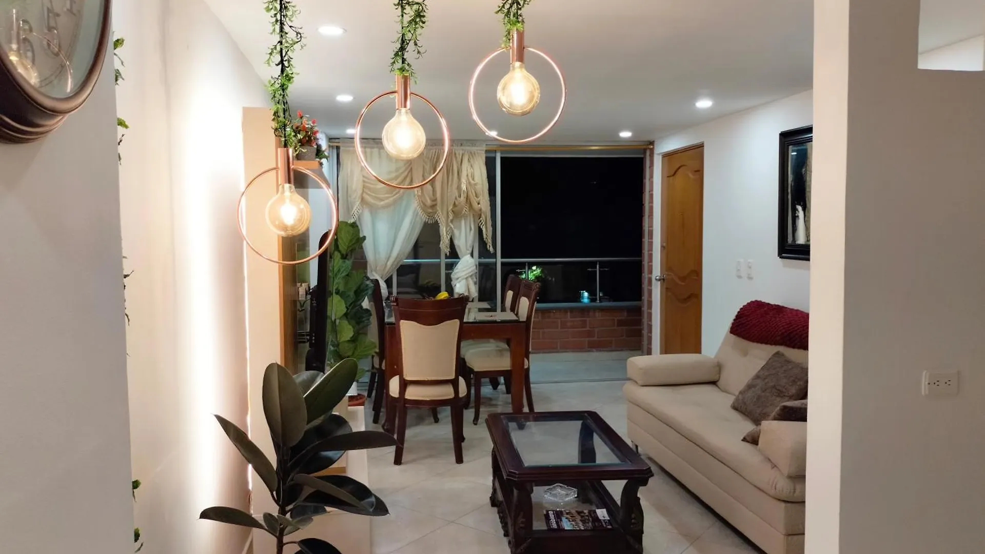 Apartamento En El Corazon De La Ciudad Con Impresionantes Vistas Urbanas ميديلين شقة