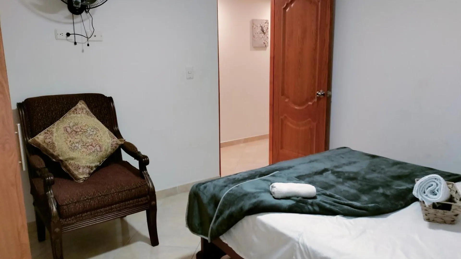 Apartamento En El Corazon De La Ciudad Con Impresionantes Vistas Urbanas Medellin Apartment