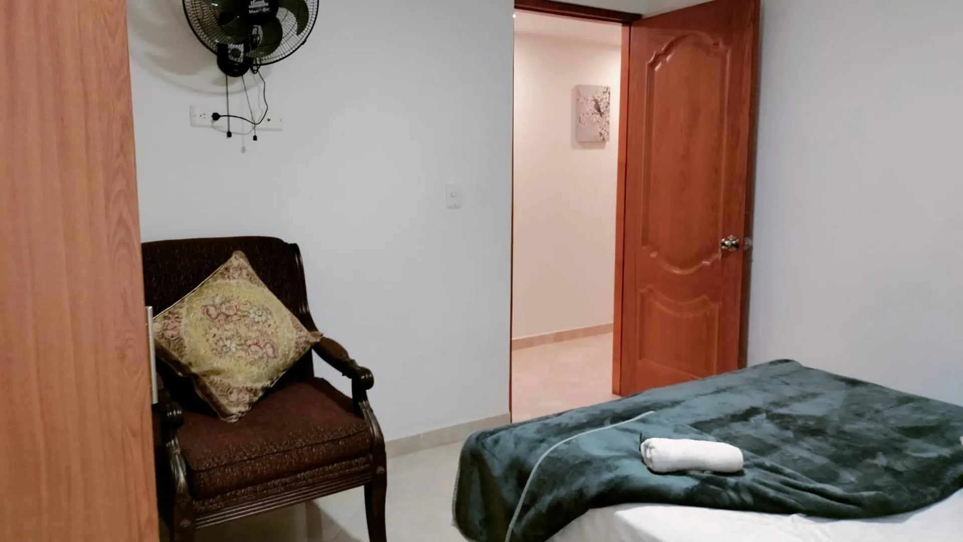 Apartamento En El Corazon De La Ciudad Con Impresionantes Vistas Urbanas Medellin 0*,  Colombia