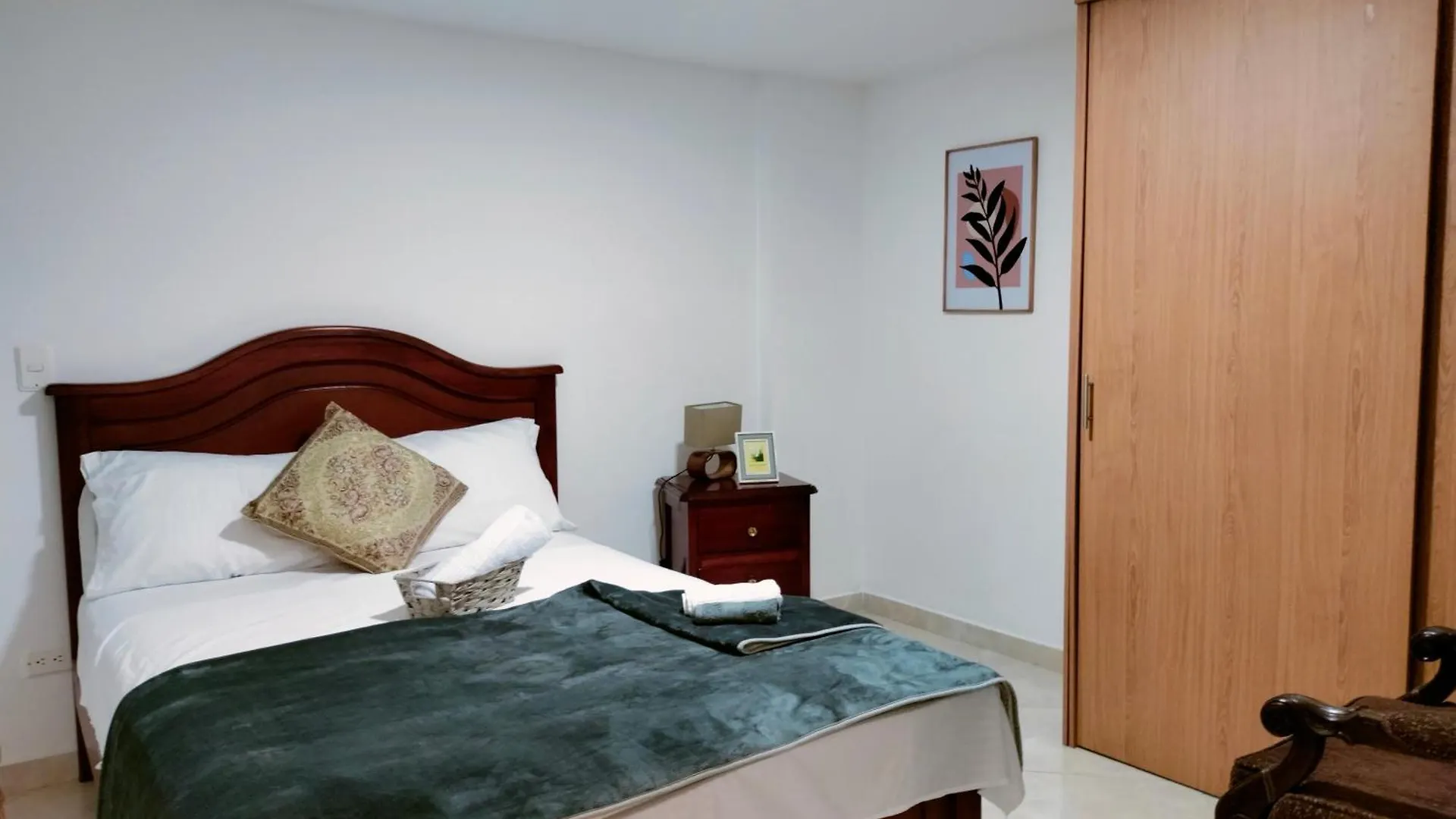 Apartamento En El Corazon De La Ciudad Con Impresionantes Vistas Urbanas Medellin Apartment