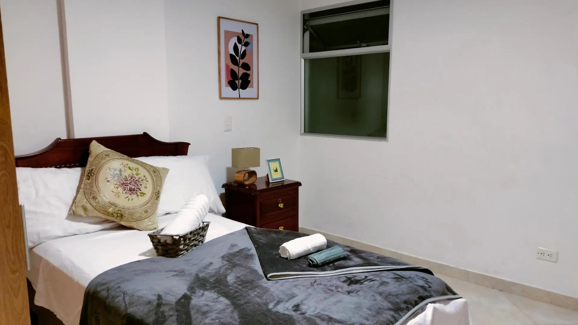 Apartamento En El Corazon De La Ciudad Con Impresionantes Vistas Urbanas Medellin Apartment