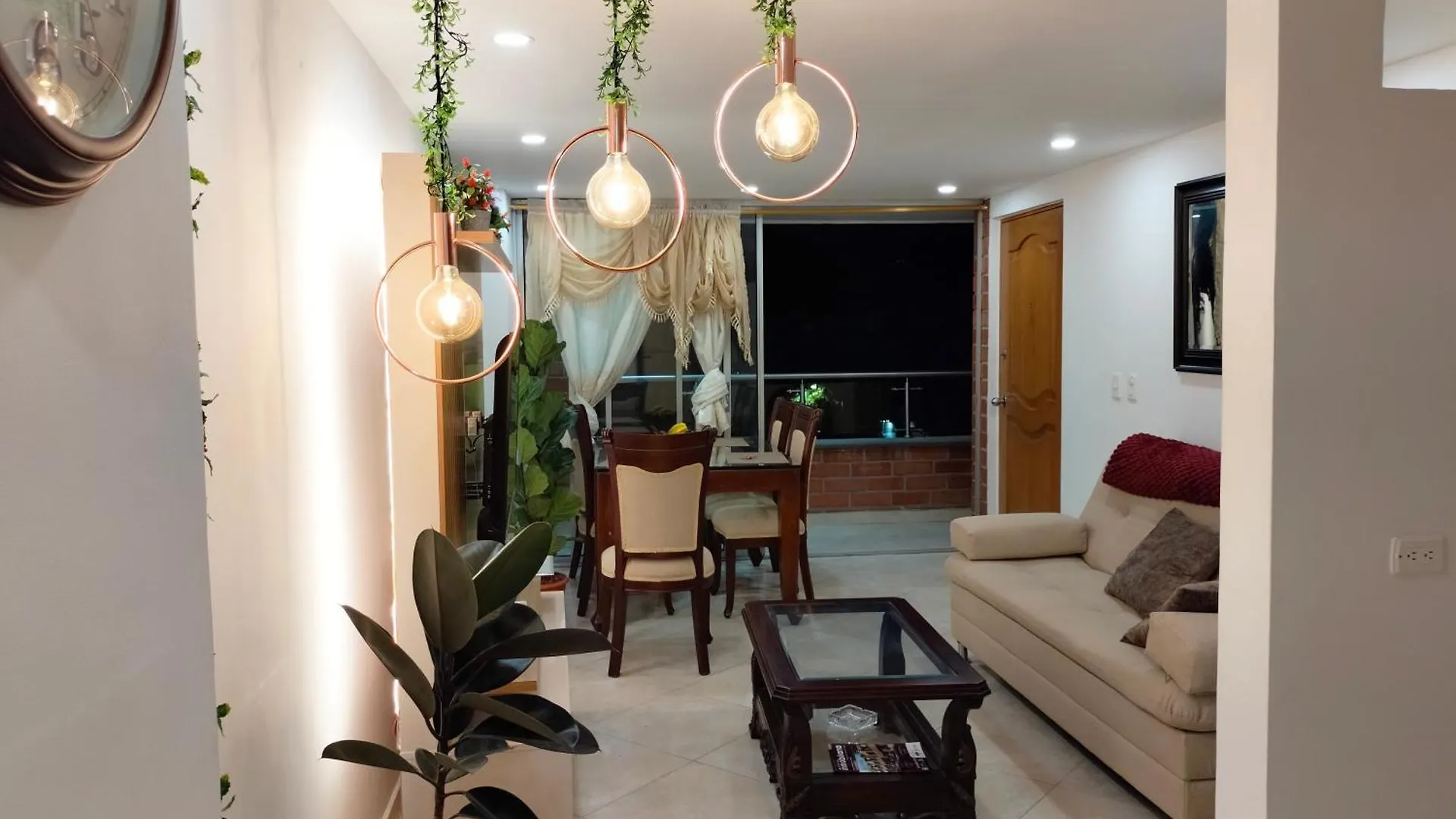 Apartamento En El Corazon De La Ciudad Con Impresionantes Vistas Urbanas Medellin Apartment